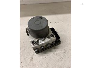 Gebruikte ABS Pomp Volkswagen Up! (121) 1.0 12V 60 Prijs € 125,00 Margeregeling aangeboden door Autodemontage van de Laar