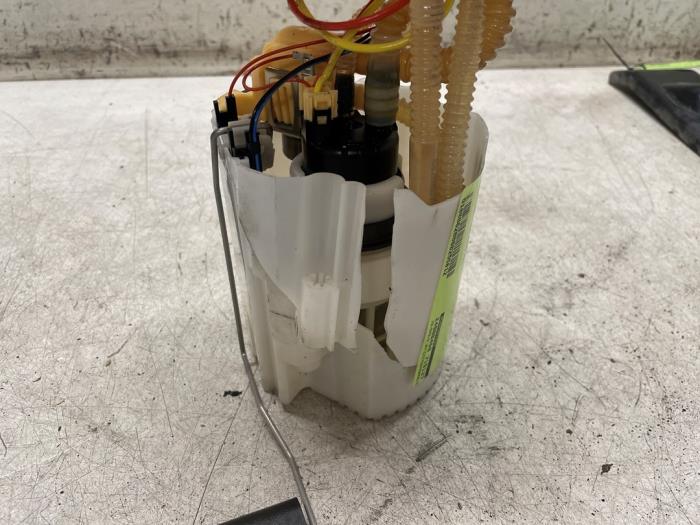 Gebruikte Tank element Pomp Volkswagen Transporter T6 2.0 TDI DRF Prijs € 70,00 Margeregeling aangeboden door Autodemontage van de Laar