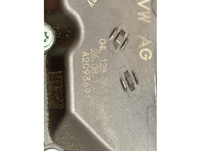 Gebruikte Gasklephuis Volkswagen Transporter T6 2.0 TDI DRF Prijs € 90,00 Margeregeling aangeboden door Autodemontage van de Laar