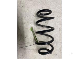 Gebruikte Veerschroef achter Mini Mini (F55) 1.5 12V One Prijs € 35,00 Margeregeling aangeboden door Autodemontage van de Laar