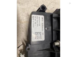 Gebruikte Slotmechaniek Portier 4Deurs rechts-achter Ford EcoSport (JK8) 1.0 EcoBoost 12V 125 Prijs € 50,00 Margeregeling aangeboden door Autodemontage van de Laar