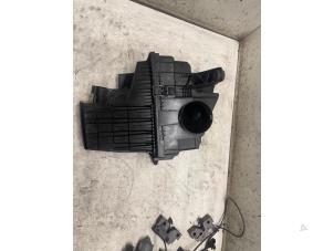 Nieuwe Luchtfilterhuis Volkswagen Transporter Prijs op aanvraag aangeboden door Autodemontage van de Laar