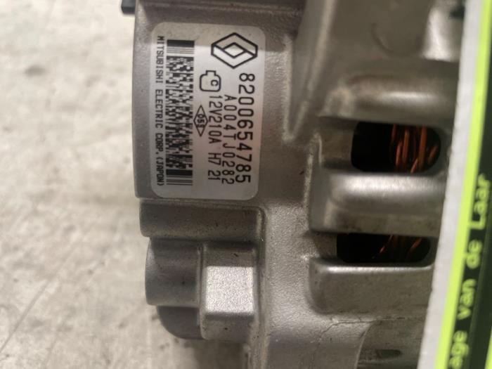 Gebruikte Dynamo Renault Laguna Prijs € 150,00 Margeregeling aangeboden door Autodemontage van de Laar