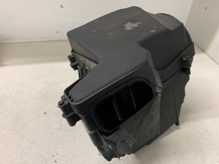 Gebruikte Luchtfilterhuis Ford Focus 3 1.6 Ti-VCT 16V 125 Prijs op aanvraag aangeboden door Autodemontage van de Laar