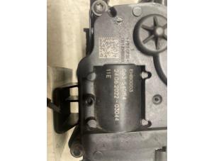 Gebruikte Thermostaathuis Kia Rio IV (YB) 1.0i T-GDi 100 MHEV Prijs € 90,00 Margeregeling aangeboden door Autodemontage van de Laar