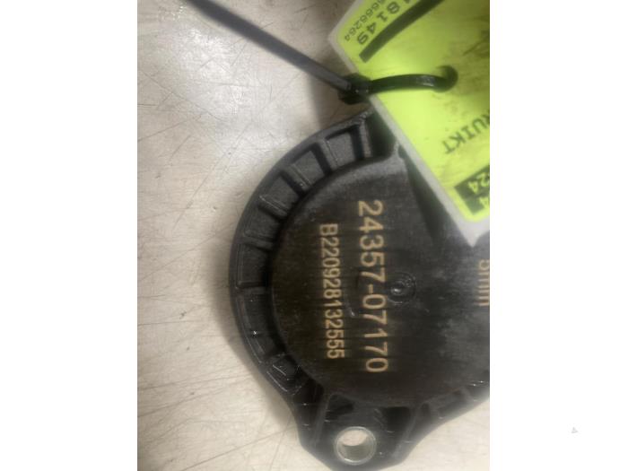 Gebruikte Nokkenas Sensor Kia Rio IV (YB) 1.0i T-GDi 100 MHEV Prijs € 50,00 Margeregeling aangeboden door Autodemontage van de Laar