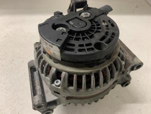 Gebruikte Alternator Mercedes E (W211) 2.2 E-220 CDI 16V Prijs op aanvraag aangeboden door Autodemontage van de Laar