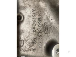 Gebruikte Distributiedeksel Ford Focus 3 Wagon 1.0 Ti-VCT EcoBoost 12V 100 Prijs € 75,00 Margeregeling aangeboden door Autodemontage van de Laar