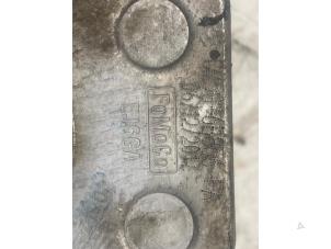 Gebruikte Oliekoeler Ford Focus 3 Wagon 1.0 Ti-VCT EcoBoost 12V 100 Prijs € 50,00 Margeregeling aangeboden door Autodemontage van de Laar