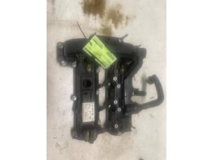 Gebruikte Kleppendeksel Ford Focus 3 Wagon 1.0 Ti-VCT EcoBoost 12V 100 Prijs € 50,00 Margeregeling aangeboden door Autodemontage van de Laar