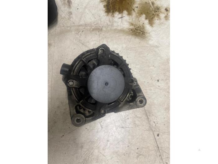 Dynamo van een Ford Focus 3 Wagon 1.0 Ti-VCT EcoBoost 12V 100 2018