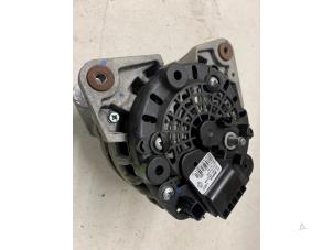 Gebruikte Dynamo Renault Captur (2R) 0.9 Energy TCE 12V Prijs € 75,00 Margeregeling aangeboden door Autodemontage van de Laar