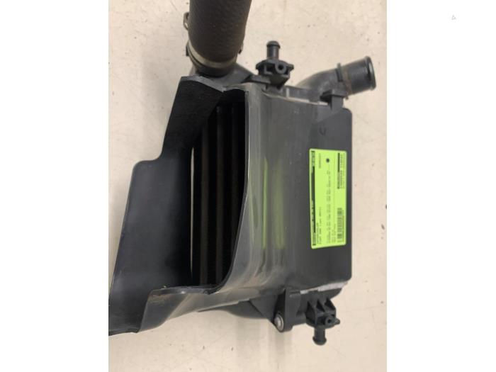 Intercooler van een Abarth 500/595/695 1.4 T-Jet 16V 2011