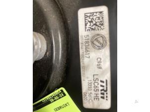 Gebruikte Rembekrachtiger Fiat 500 Abarth Prijs € 75,00 Margeregeling aangeboden door Autodemontage van de Laar