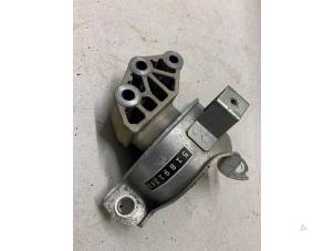 Gebruikte Motorsteun Fiat 500/595/695 1.4 T-Jet 16V Prijs € 40,00 Margeregeling aangeboden door Autodemontage van de Laar