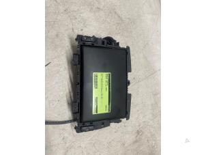 Gebruikte Head-up display Peugeot 308 CC (4B) 1.6 16V THP 150 Prijs € 175,00 Margeregeling aangeboden door Autodemontage van de Laar