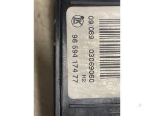 Gebruikte Schakelaar (diversen) Peugeot 308 CC (4B) 1.6 16V THP 150 Prijs € 35,00 Margeregeling aangeboden door Autodemontage van de Laar