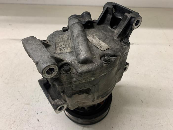Gebruikte Pomp Airco Fiat Doblo Cargo (223) 1.3 D 16V Multijet DPF Prijs € 75,00 Margeregeling aangeboden door Autodemontage van de Laar