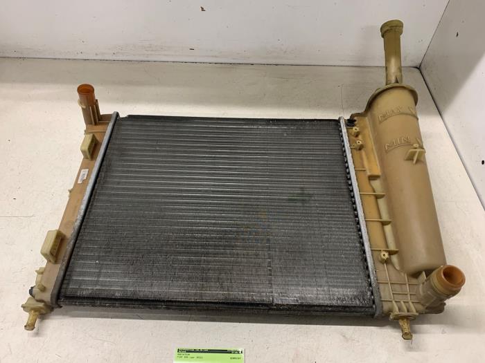 Gebruikte Radiateur Fiat 500 (312) 1.2 Prijs € 50,00 Margeregeling aangeboden door Autodemontage van de Laar