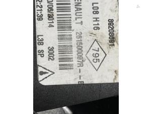 Gebruikte Mistlamp links-voor Renault Kangoo Express (FW) 1.5 dCi 90 FAP Prijs € 15,00 Margeregeling aangeboden door Autodemontage van de Laar