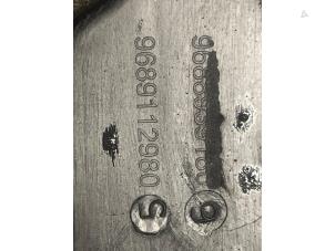 Gebruikte Kleppendeksel Ford Focus 3 Wagon 1.6 TDCi ECOnetic Prijs € 35,00 Margeregeling aangeboden door Autodemontage van de Laar