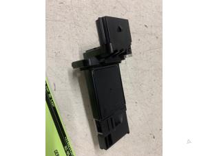 Gebruikte Luchtmassameter Opel Karl 1.0 12V Prijs op aanvraag aangeboden door Autodemontage van de Laar