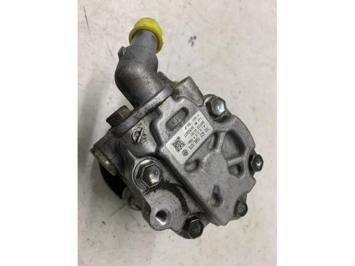 Stuurbekrachtiging Pomp van een Volkswagen Transporter T6 2.0 TDI 150 2019