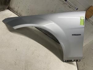 Gebruikte Voorscherm links Mercedes C Estate (S204) 1.6 C-180K 16V BlueEfficiency Prijs op aanvraag aangeboden door Autodemontage van de Laar