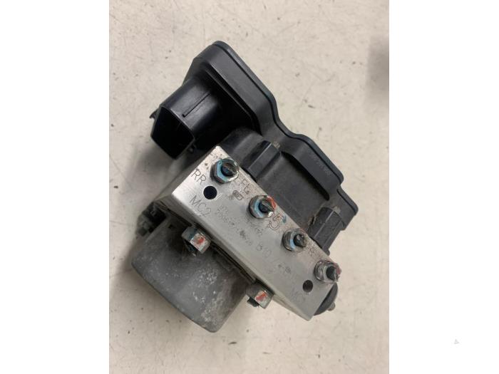 Gebruikte ABS Pomp Mitsubishi Space Star (A0) 1.0 12V Prijs op aanvraag aangeboden door Autodemontage van de Laar