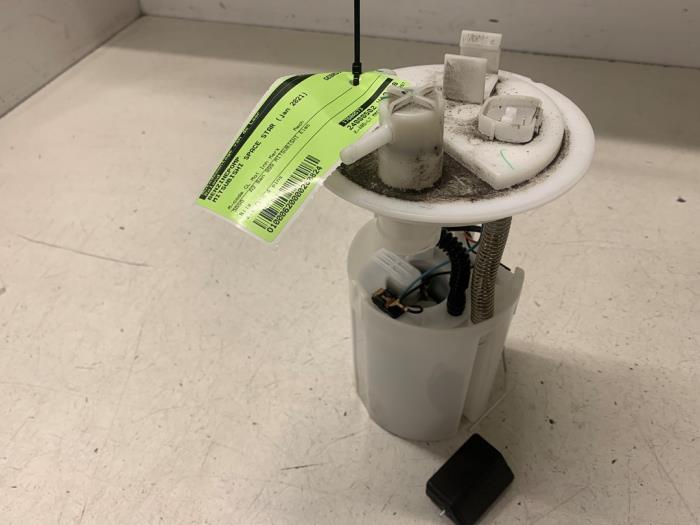 Gebruikte Benzinepomp Mitsubishi Space Star (A0) 1.0 12V Prijs op aanvraag aangeboden door Autodemontage van de Laar