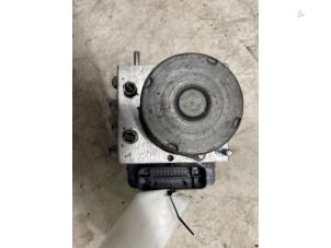 Gebruikte ABS Pomp Opel Crossland (X) 1.2 Turbo 12V Prijs € 220,00 Margeregeling aangeboden door Autodemontage van de Laar