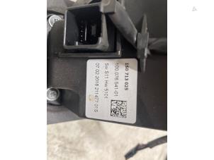 Gebruikte Versnellingspook Volkswagen Up! (121) 1.0 12V 60 Prijs € 75,00 Margeregeling aangeboden door Autodemontage van de Laar