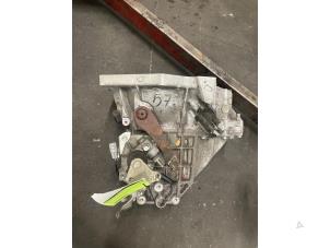 Gebruikte Versnellingsbak Peugeot 108 1.0 12V VVT-i Prijs op aanvraag aangeboden door Autodemontage van de Laar