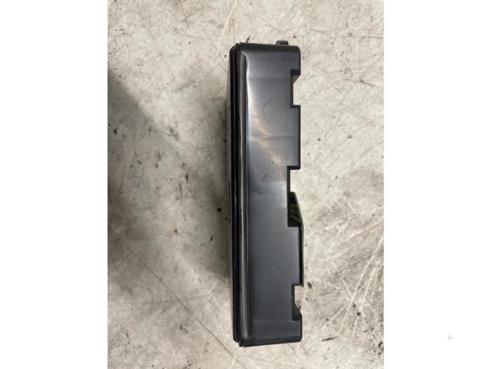 Gebruikte Module keyless vehicle Landrover Range Rover Evoque (LVJ/LVS) 2.0 Si4 240 16V 5-drs. Prijs € 60,00 Margeregeling aangeboden door Autodemontage van de Laar