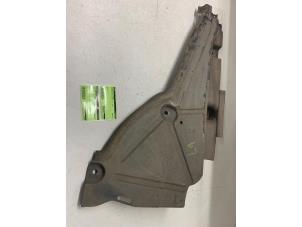 Gebruikte Beschermplaat bodem Mercedes GLE Coupe (C292) 350d 3.0 V6 24V BlueTEC 4-Matic Prijs op aanvraag aangeboden door Autodemontage van de Laar