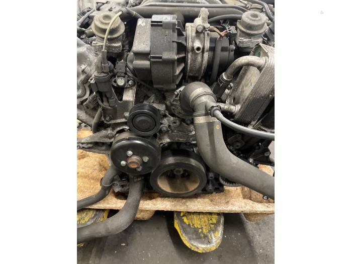 Gebruikte Motor Mercedes E Combi (S211) 2.6 E-240 V6 18V Prijs € 1.000,00 Margeregeling aangeboden door Autodemontage van de Laar