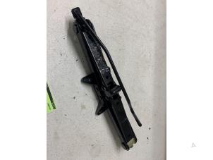 Gebruikte Krik Renault Scénic II (JM) 2.0 16V Prijs op aanvraag aangeboden door Autodemontage van de Laar