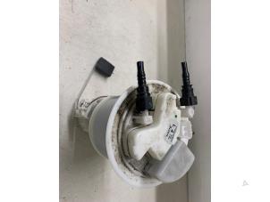 Gebruikte Benzinepomp Peugeot 108 1.0 12V VVT-i Prijs op aanvraag aangeboden door Autodemontage van de Laar