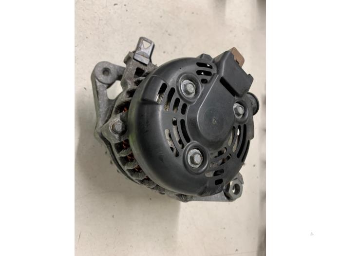 Dynamo van een Peugeot 108 1.0 12V VVT-i 2019