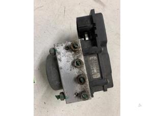 Gebruikte ABS Pomp Dacia Duster (HS) 1.6 16V Prijs op aanvraag aangeboden door Autodemontage van de Laar