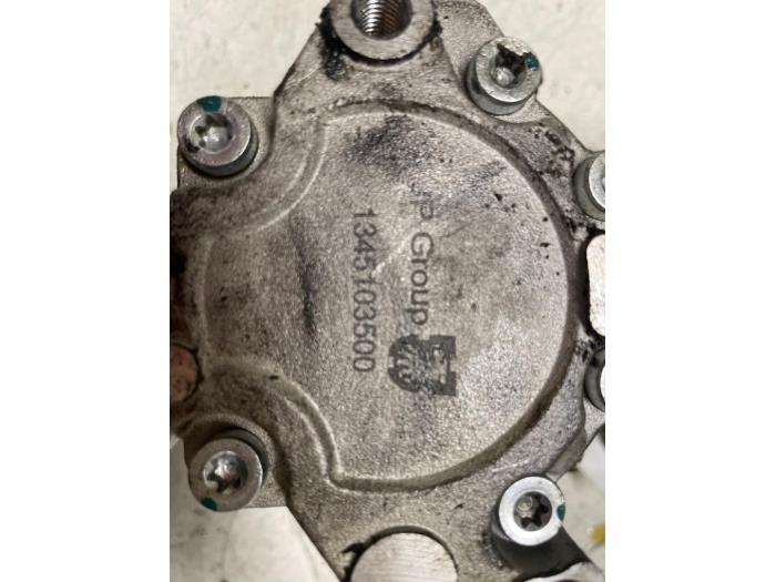 Gebruikte Servopomp Mercedes E Combi (S211) 2.6 E-240 V6 18V Prijs € 150,00 Margeregeling aangeboden door Autodemontage van de Laar