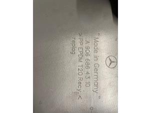 Gebruikte Voorinstap rechts Volkswagen Crafter 2.0 TDI 16V Prijs € 30,25 Inclusief btw aangeboden door Autodemontage van de Laar