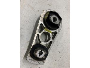 Gebruikte Motorrubber Renault Vel Satis (BJ) 3.5 V6 24V Autom. Prijs op aanvraag aangeboden door Autodemontage van de Laar