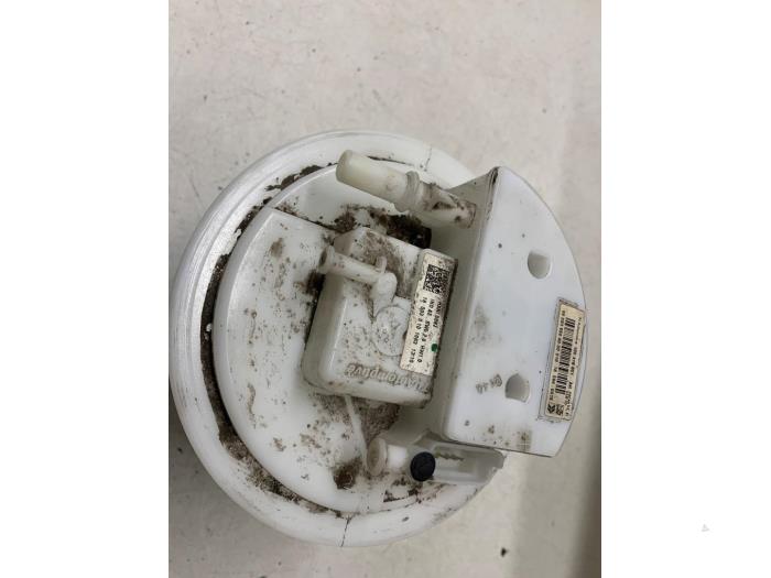 Gebruikte Benzinepomp Peugeot 5008 II (M4/MC/MJ/MR) 1.2 12V e-THP PureTech 130 Prijs € 75,00 Margeregeling aangeboden door Autodemontage van de Laar