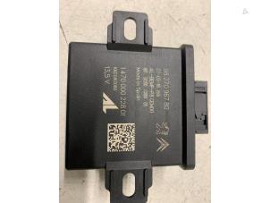 Gebruikte Verlichtings Module Peugeot 5008 II (M4/MC/MJ/MR) 1.2 12V e-THP PureTech 130 Prijs € 55,00 Margeregeling aangeboden door Autodemontage van de Laar