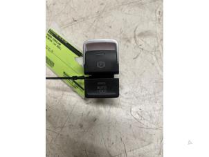 Gebruikte Schakelaar handrem Volkswagen Arteon Shooting Brake (3HAC) 2.0 TSI R 16V 4Motion Prijs op aanvraag aangeboden door Autodemontage van de Laar