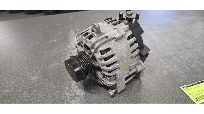 Gebruikte Dynamo Opel Astra K 1.2 Turbo 12V Prijs € 150,00 Margeregeling aangeboden door Autodemontage van de Laar