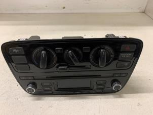 Gebruikte Radio Volkswagen Up! (121) 1.0 12V 60 Prijs op aanvraag aangeboden door Autodemontage van de Laar