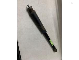 Gebruikte Schokdemper links-achter Volkswagen Up! (121) 1.0 12V 60 Prijs op aanvraag aangeboden door Autodemontage van de Laar