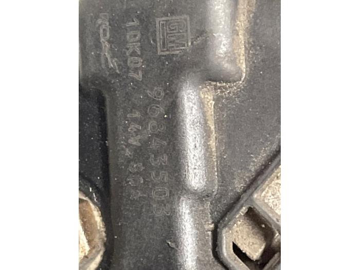 Gebruikte Dynamo Chevrolet Spark (M300) 1.0 16V Bifuel Prijs € 40,00 Margeregeling aangeboden door Autodemontage van de Laar